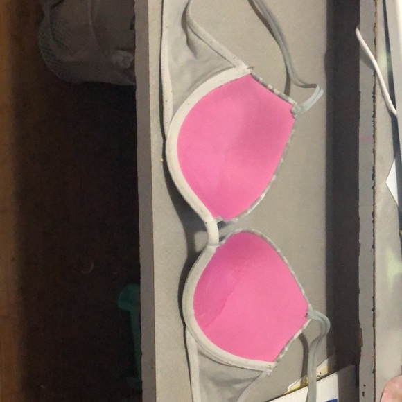 Victoria Secret Bra 34B - Picture 2 of 3